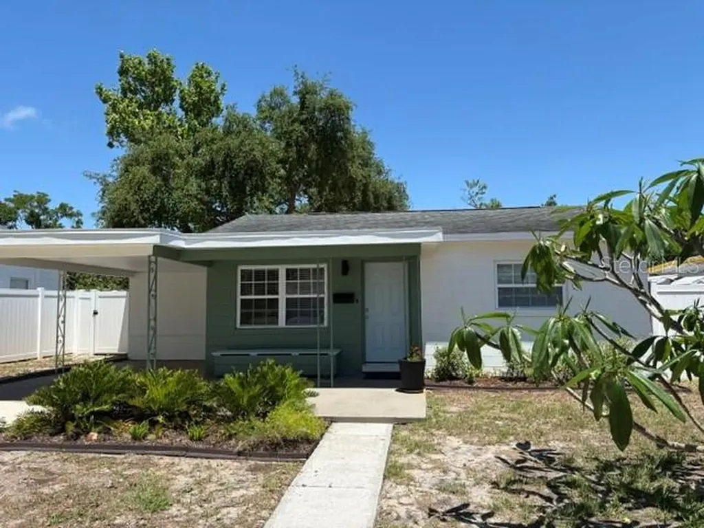 661 63rd Avenue S St Petersburg FL 33705