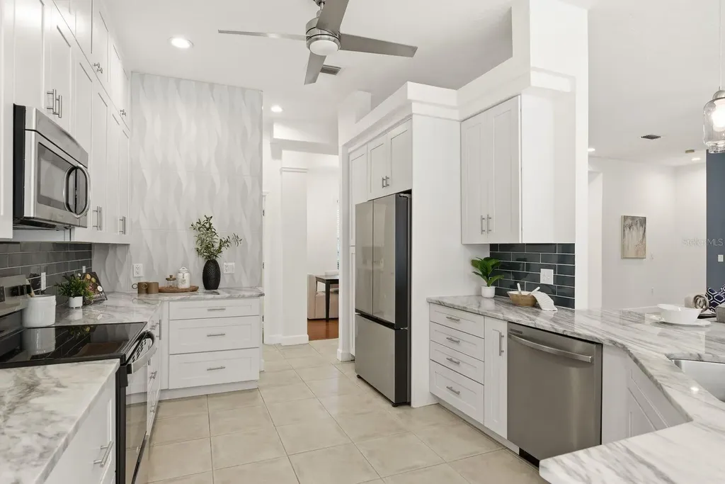 1159 W Curlew Place Tarpon Springs FL 34689