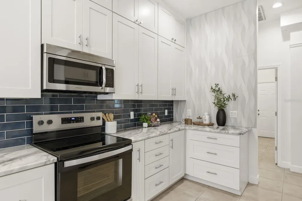 1159 W Curlew Place Tarpon Springs FL 34689
