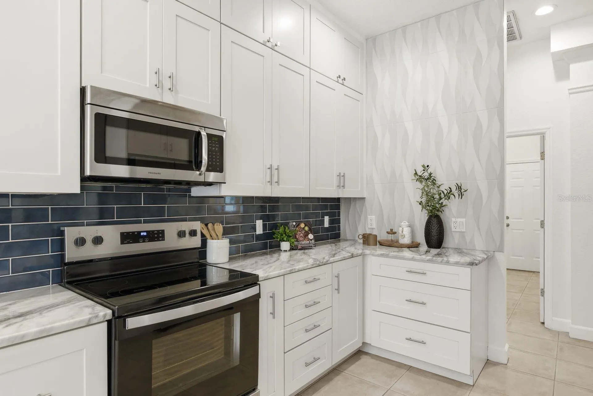 1159 W Curlew Place Tarpon Springs FL 34689