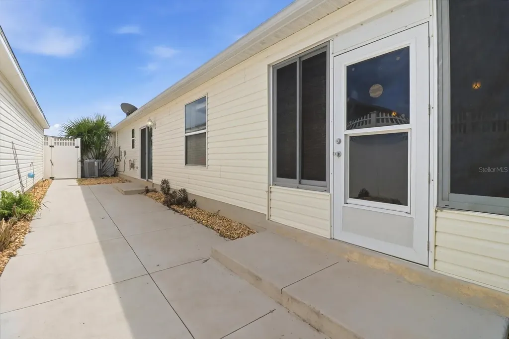 2445 Greenhill Trail The Villages FL 32162