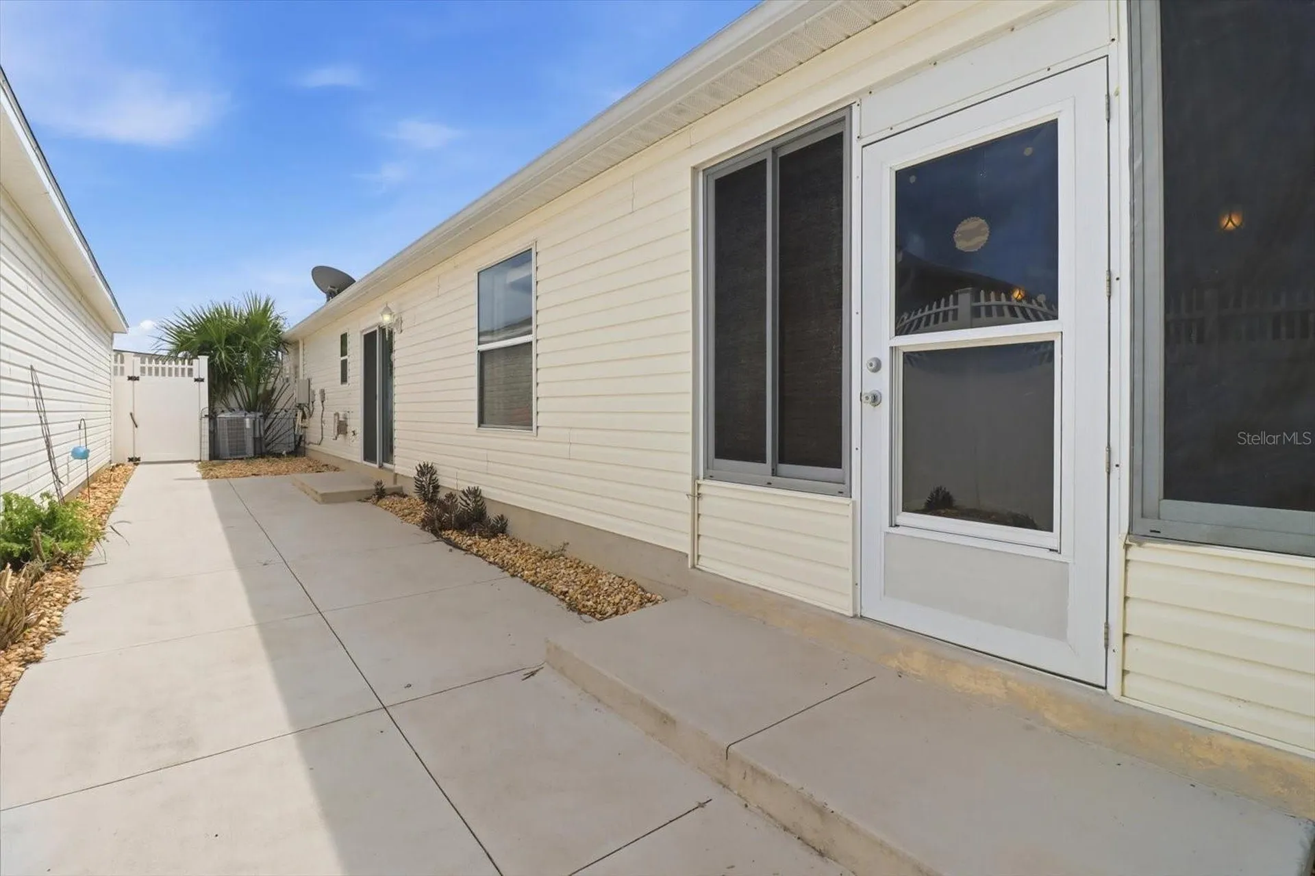 2445 Greenhill Trail The Villages FL 32162
