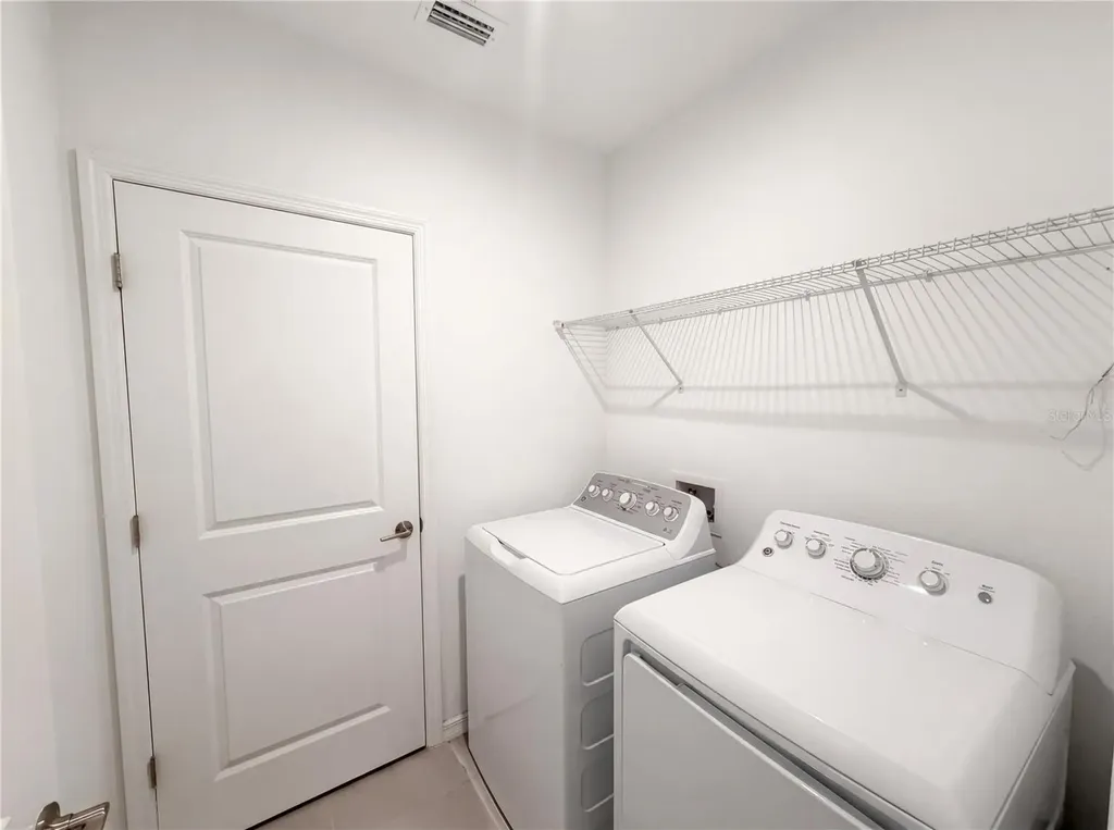 221 Aquamarine Lane Kissimmee FL 34758