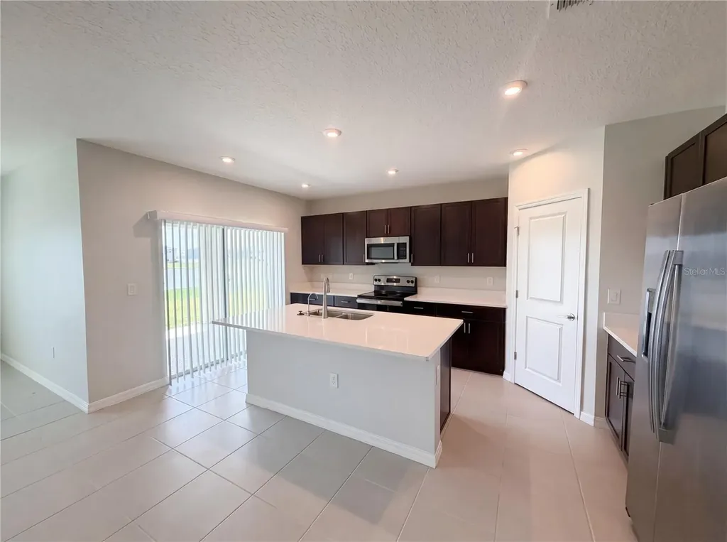 221 Aquamarine Lane Kissimmee FL 34758