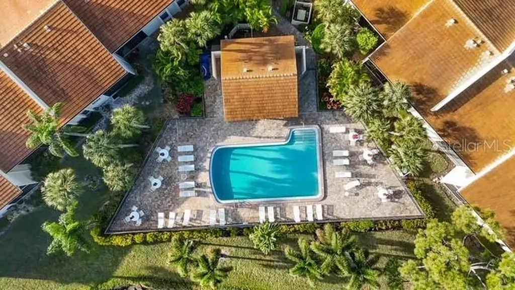 4482 Weybridge Sarasota FL 34235