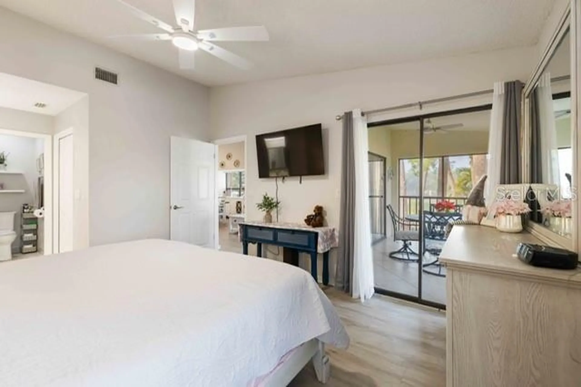 4482 Weybridge Sarasota FL 34235