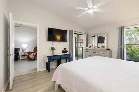 4482 Weybridge Sarasota FL 34235