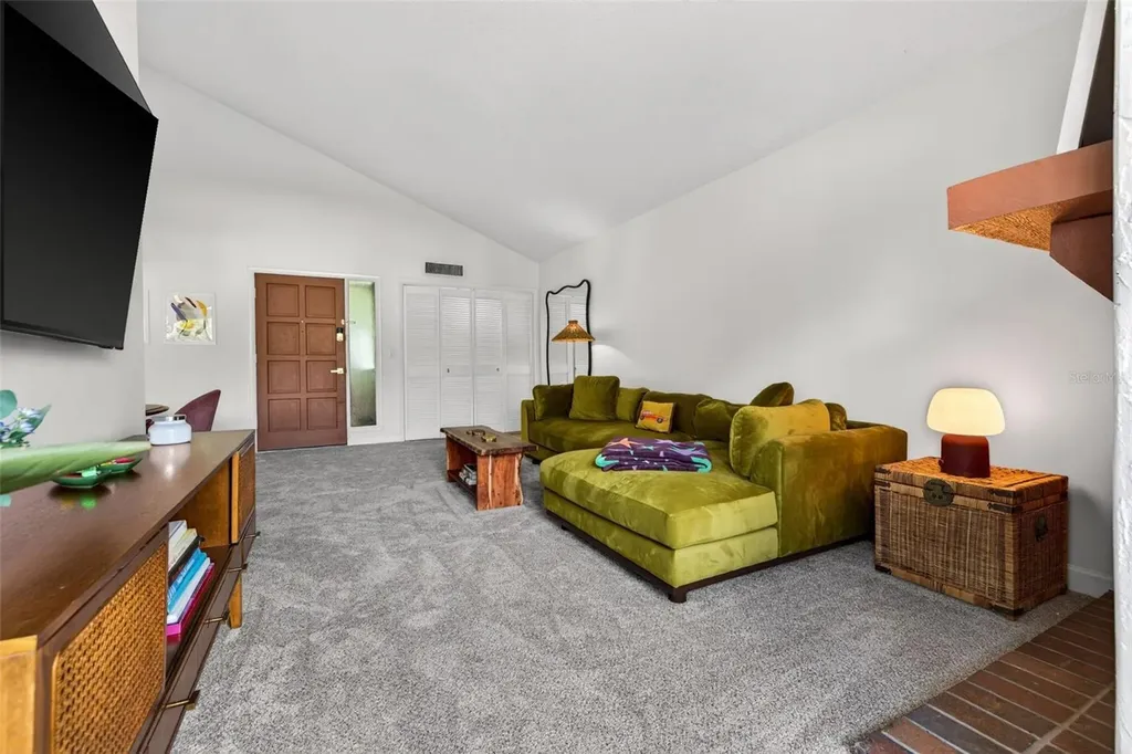 13405 Pine Lake Way Tampa FL 33618