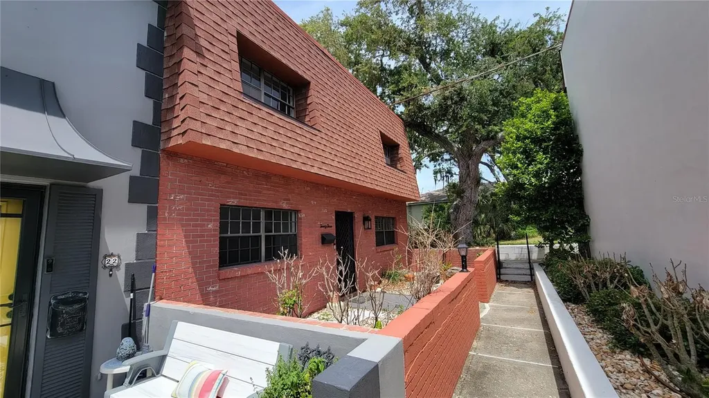 625 N Halifax Avenue Daytona Beach FL 32118