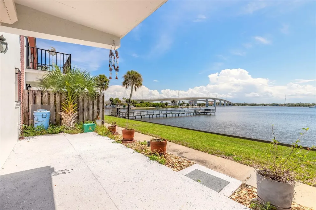 625 N Halifax Avenue Daytona Beach FL 32118