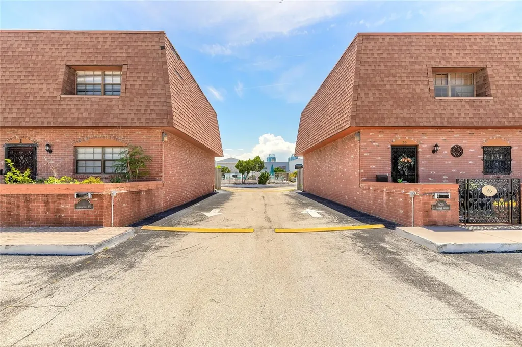625 N Halifax Avenue Daytona Beach FL 32118