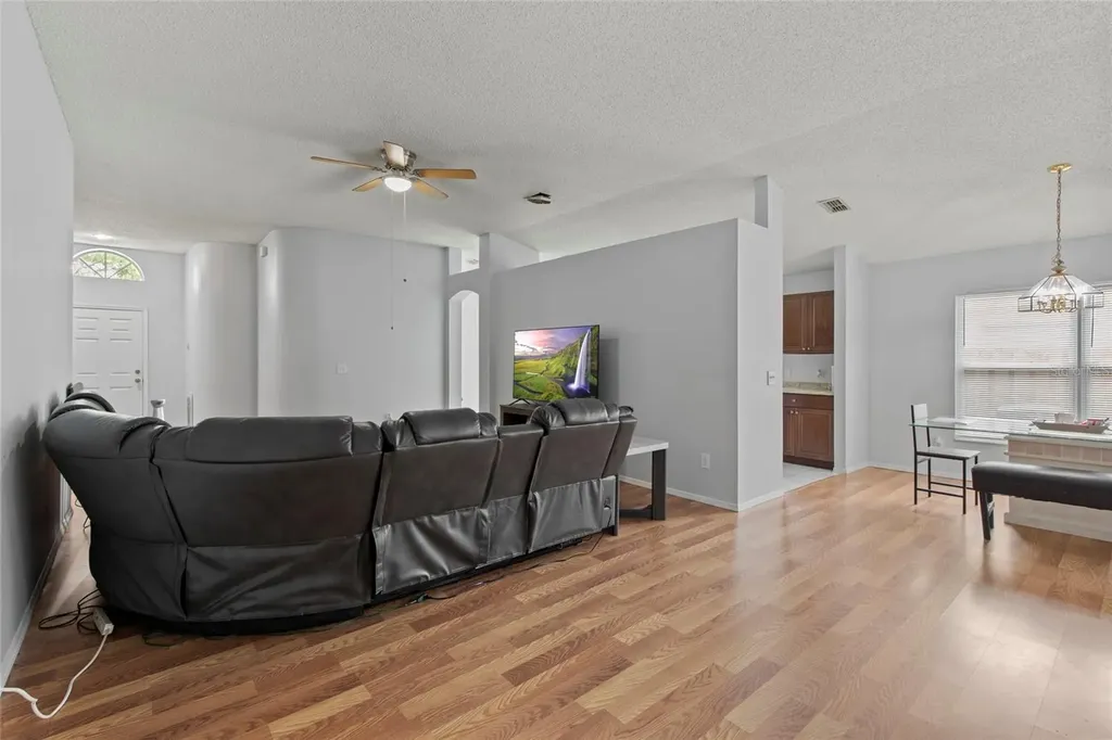6808 Yardley Oaks Court Tampa FL 33625