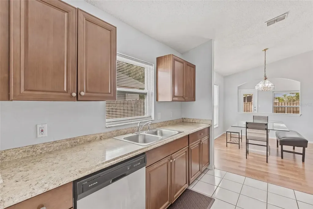 6808 Yardley Oaks Court Tampa FL 33625