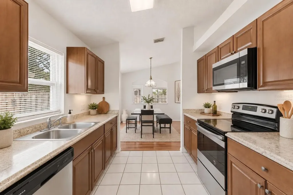 6808 Yardley Oaks Court Tampa FL 33625