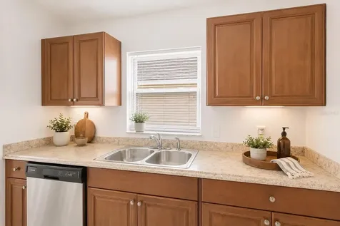 6808 Yardley Oaks Court Tampa FL 33625