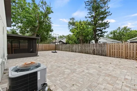 6808 Yardley Oaks Court Tampa FL 33625