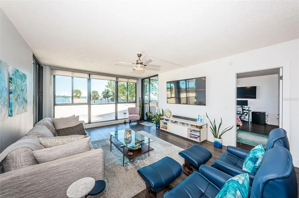 7100 Sunshine Skyway Lane S St Petersburg FL 33711