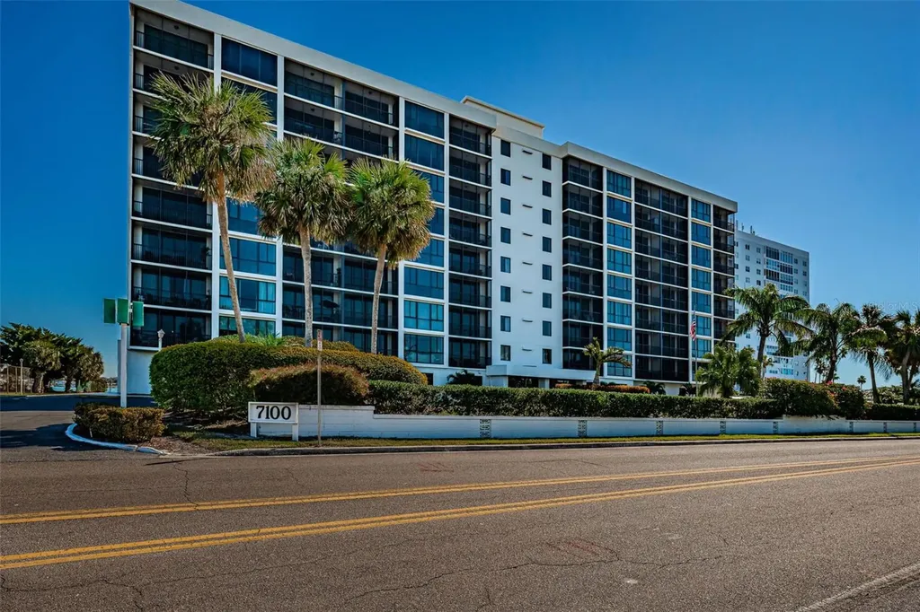7100 Sunshine Skyway Lane S St Petersburg FL 33711