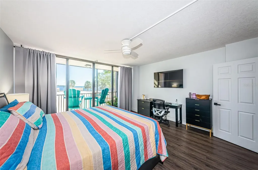 7100 Sunshine Skyway Lane S St Petersburg FL 33711