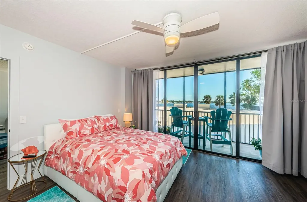 7100 Sunshine Skyway Lane S St Petersburg FL 33711