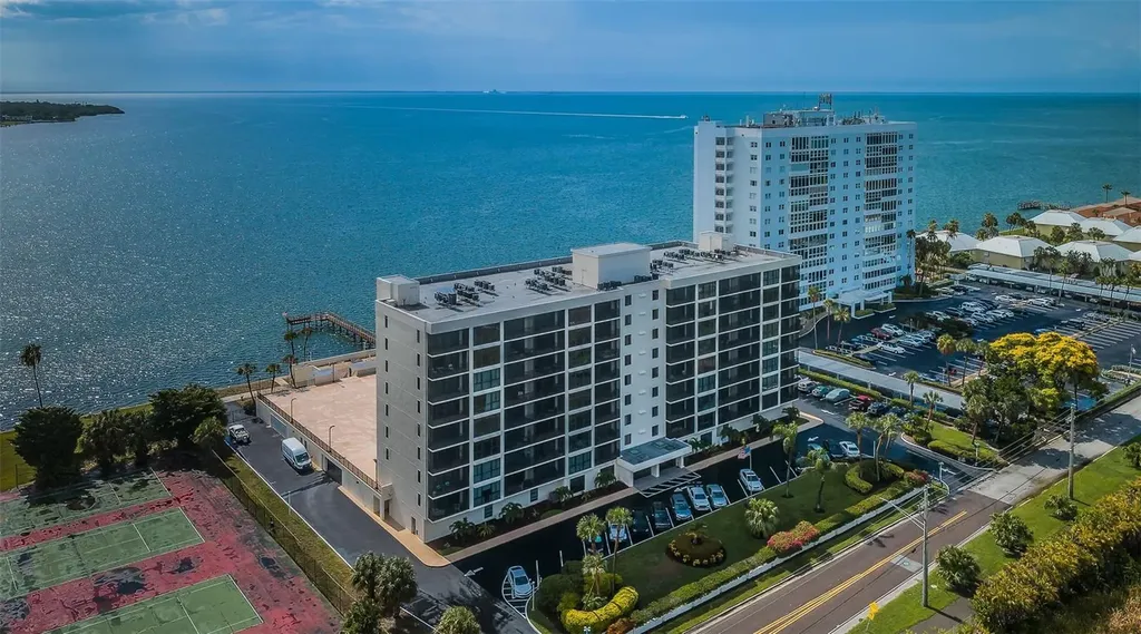 7100 Sunshine Skyway Lane S St Petersburg FL 33711