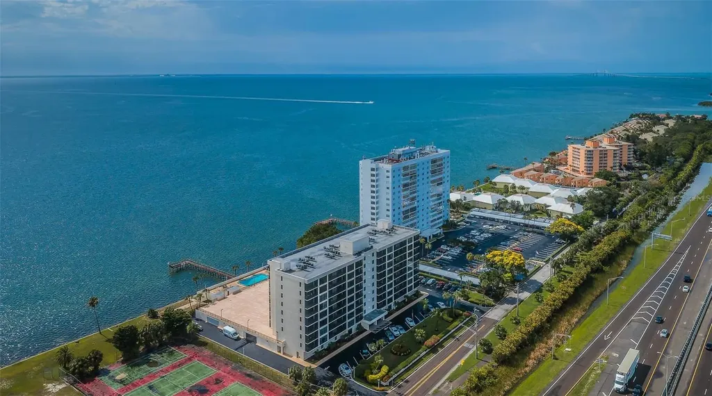 7100 Sunshine Skyway Lane S St Petersburg FL 33711