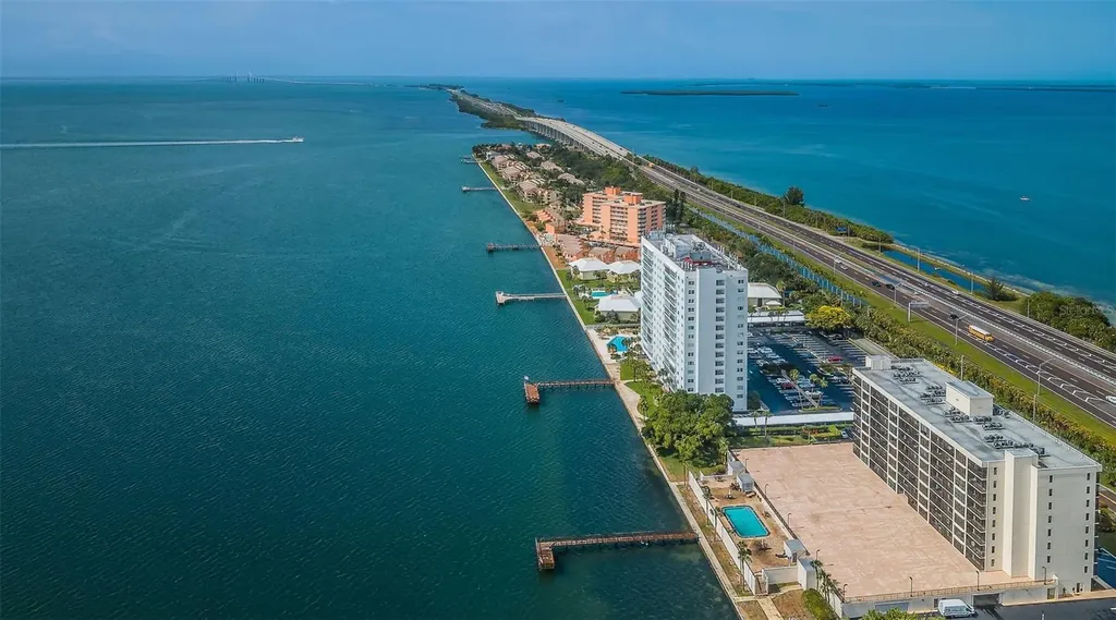 7100 Sunshine Skyway Lane S St Petersburg FL 33711