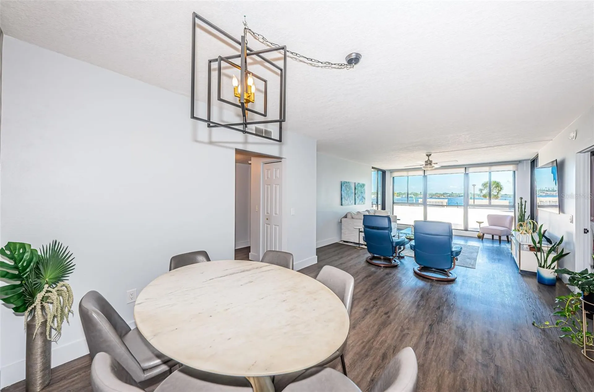 7100 Sunshine Skyway Lane S St Petersburg FL 33711