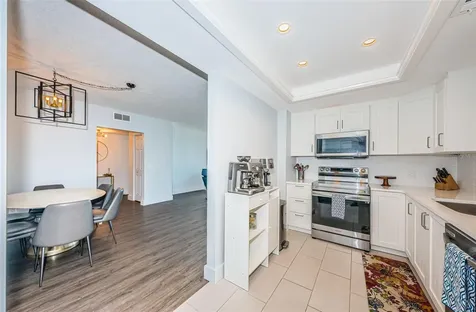 7100 Sunshine Skyway Lane S St Petersburg FL 33711