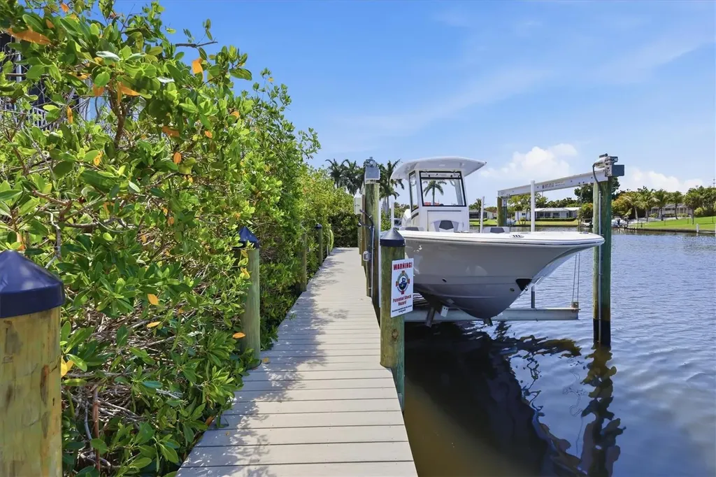 5544 Dinah Lane Sarasota FL 34231