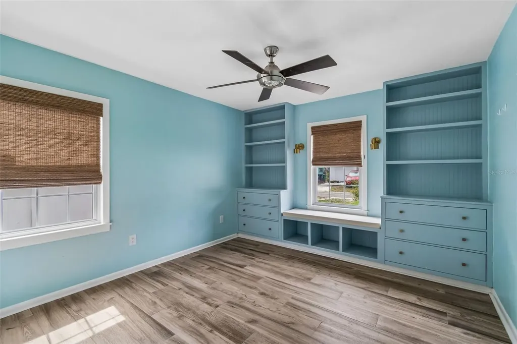 1304 E Knollwood Street Tampa FL 33604