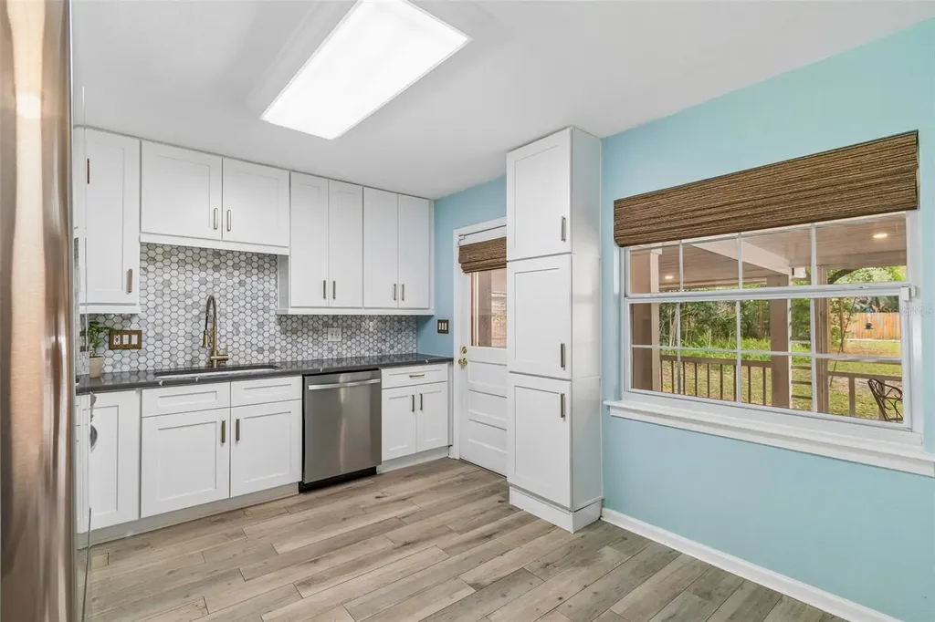 1304 E Knollwood Street Tampa FL 33604