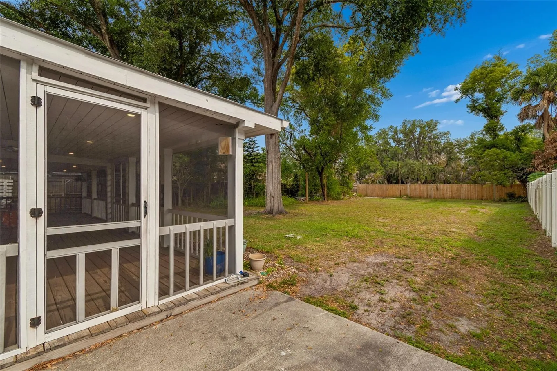 1304 E Knollwood Street Tampa FL 33604