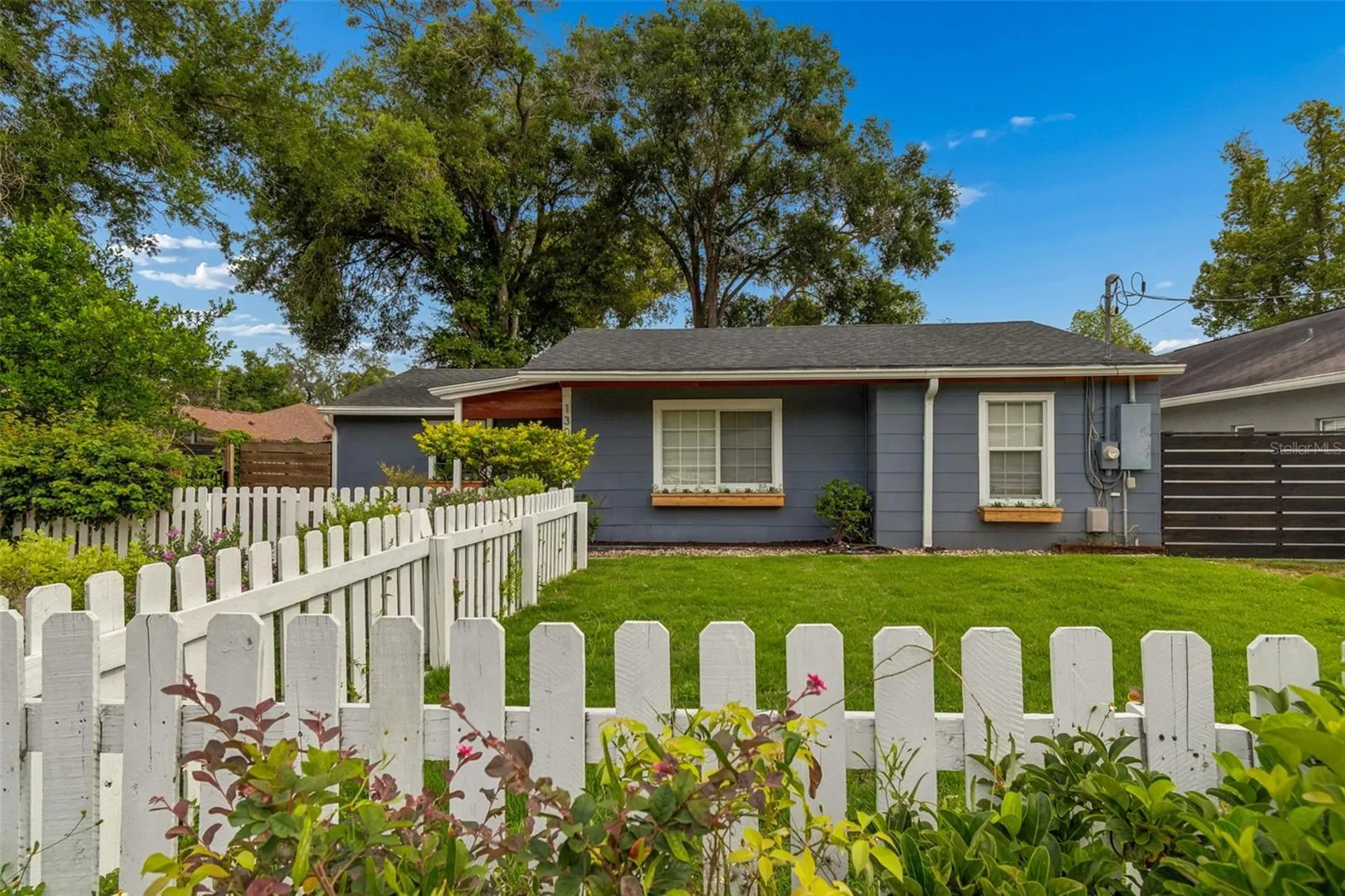 1304 E Knollwood Street Tampa FL 33604