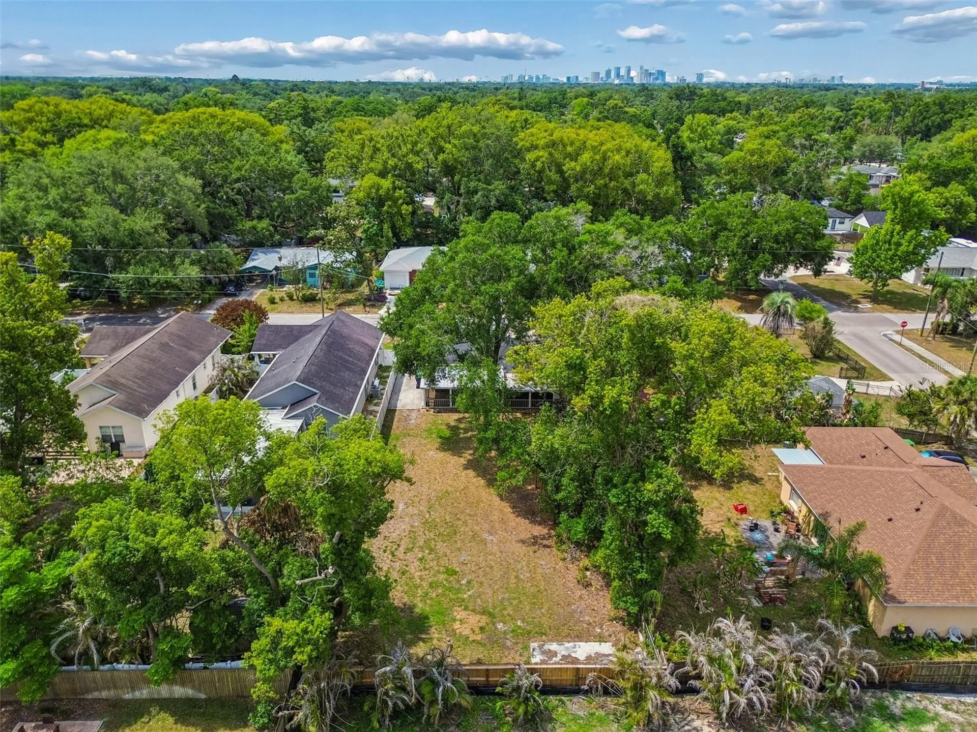 1304 E Knollwood Street Tampa FL 33604