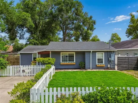 1304 E Knollwood Street Tampa FL 33604