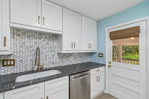 1304 E Knollwood Street Tampa FL 33604