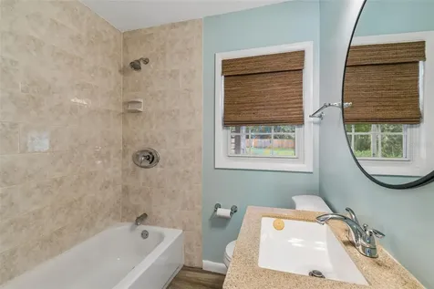 1304 E Knollwood Street Tampa FL 33604