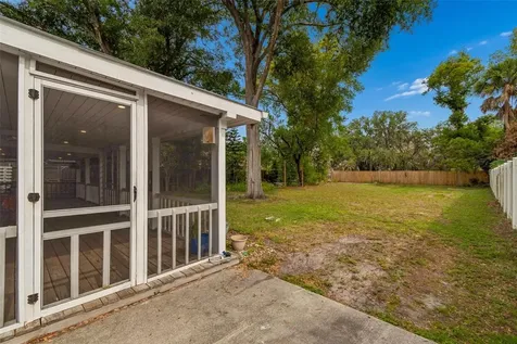 1304 E Knollwood Street Tampa FL 33604