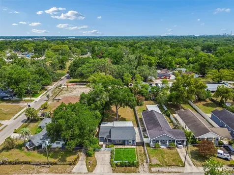 1304 E Knollwood Street Tampa FL 33604