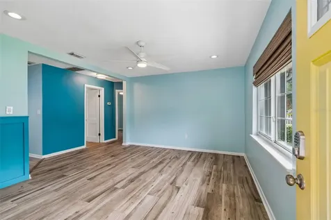 1304 E Knollwood Street Tampa FL 33604