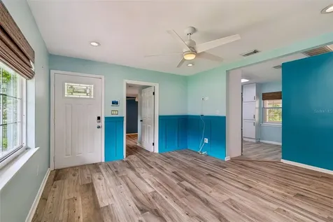 1304 E Knollwood Street Tampa FL 33604