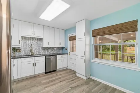 1304 E Knollwood Street Tampa FL 33604
