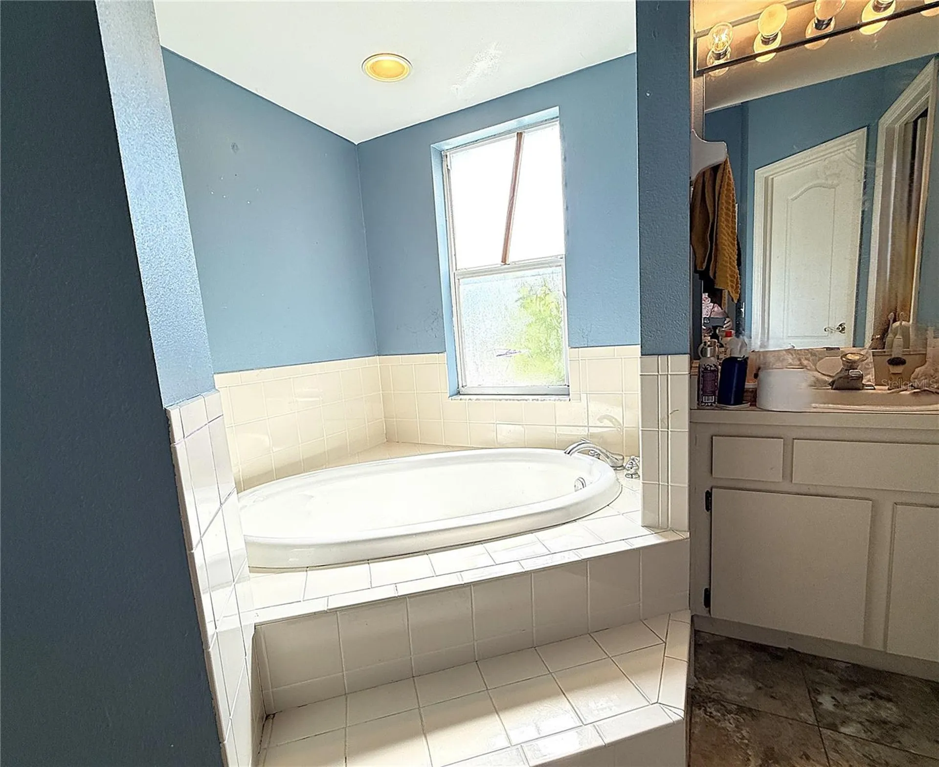 595 56th Avenue S St Petersburg FL 33705