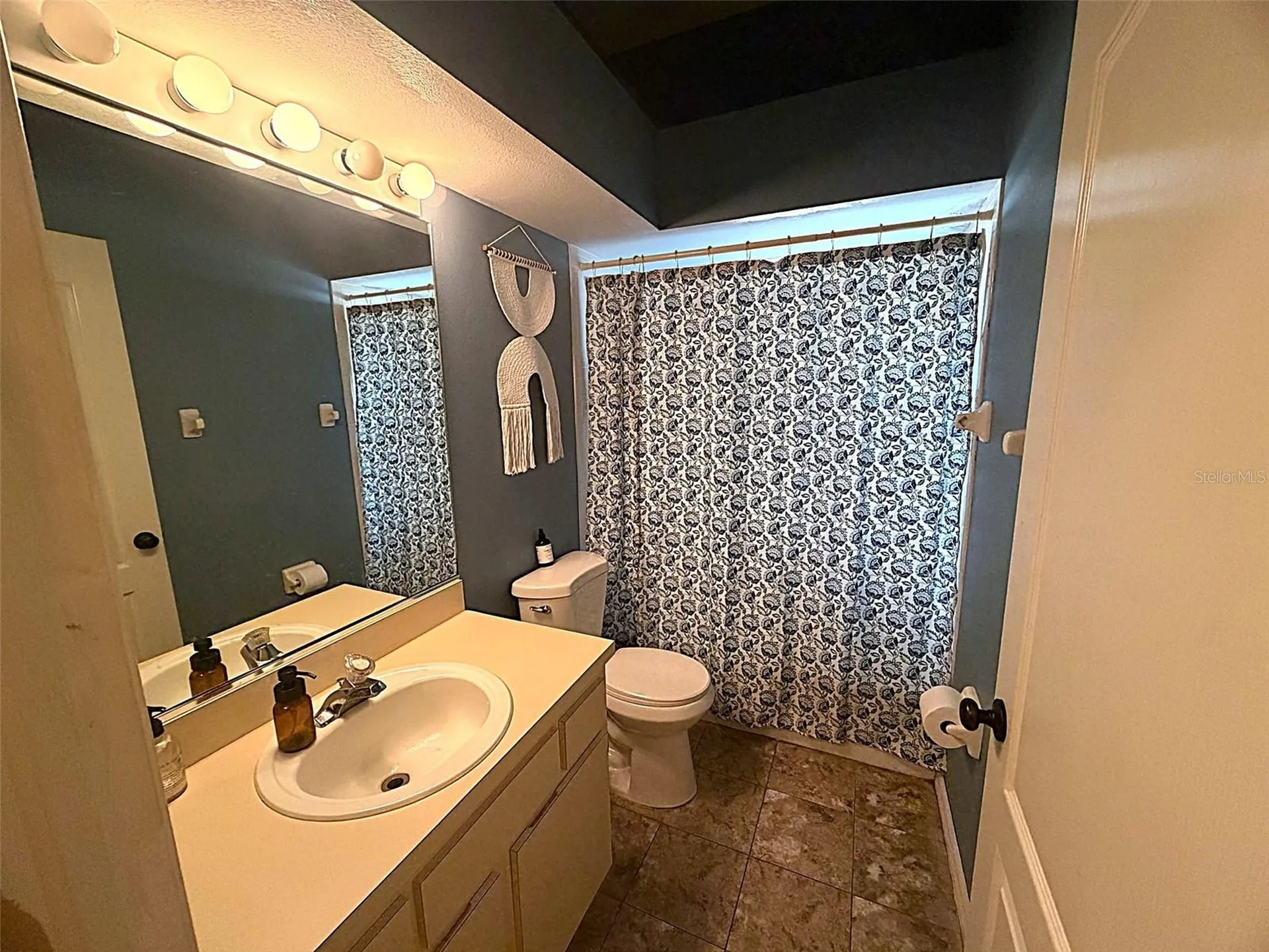 595 56th Avenue S St Petersburg FL 33705