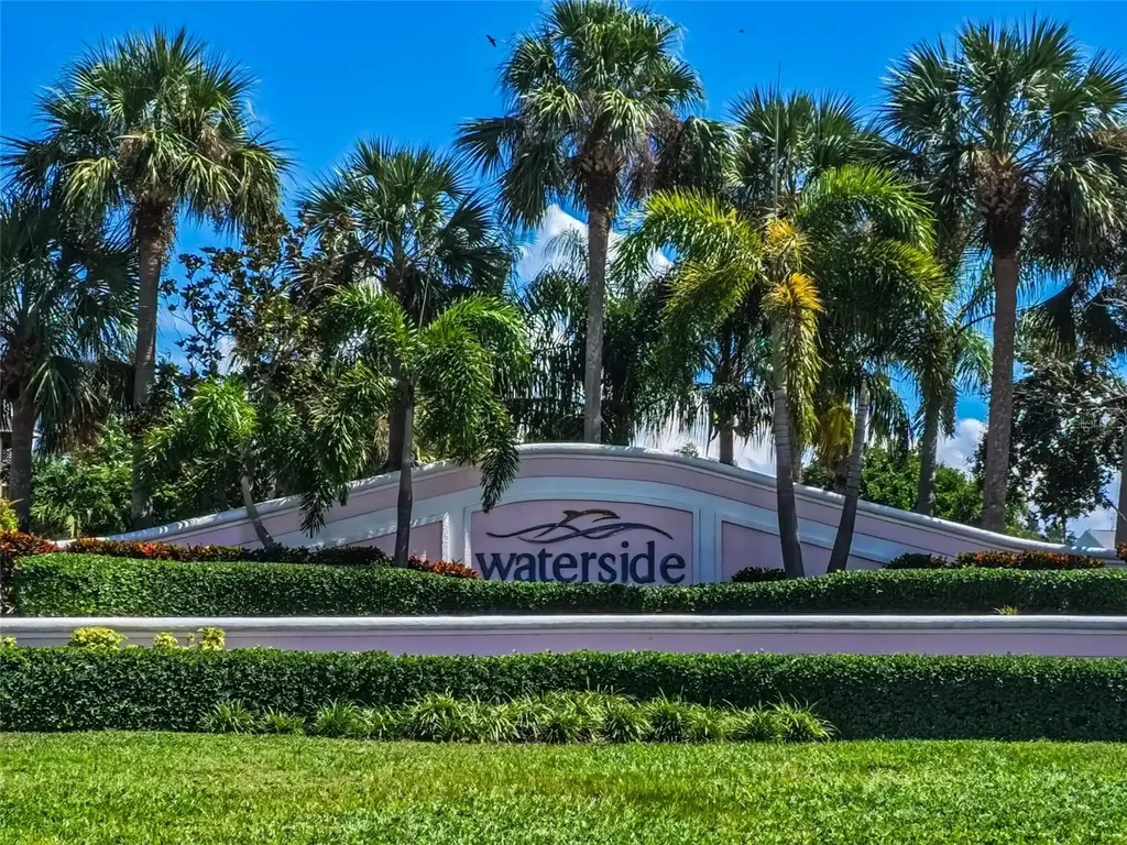 33SS SE Starfish Drive SE St Petersburg FL 33705