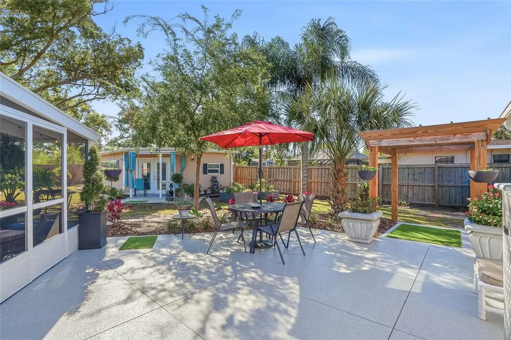 12109 Forest Hills Drive Tampa FL 33612