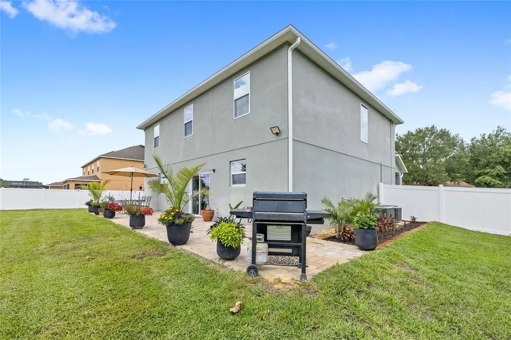 122 Los Arbor Drive Deland FL 32724