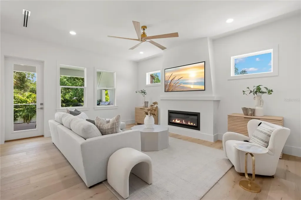 511 Buckingham Avenue E Oldsmar FL 34677