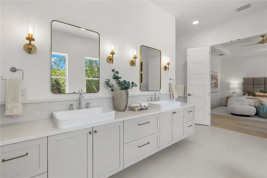 511 Buckingham Avenue E Oldsmar FL 34677